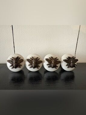 Set of 4 White Ceramic Bee Cabinet Knobs